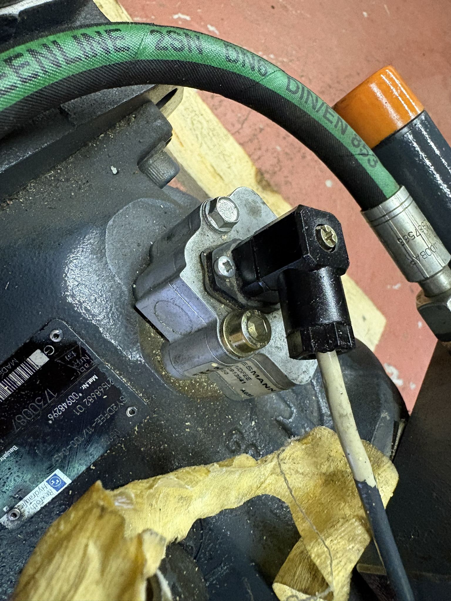 10888265 R900948296 Rexroth SYS2DFEE-11/100-045 / 00948269+00925846 pompencombinatie - Afbeelding 10