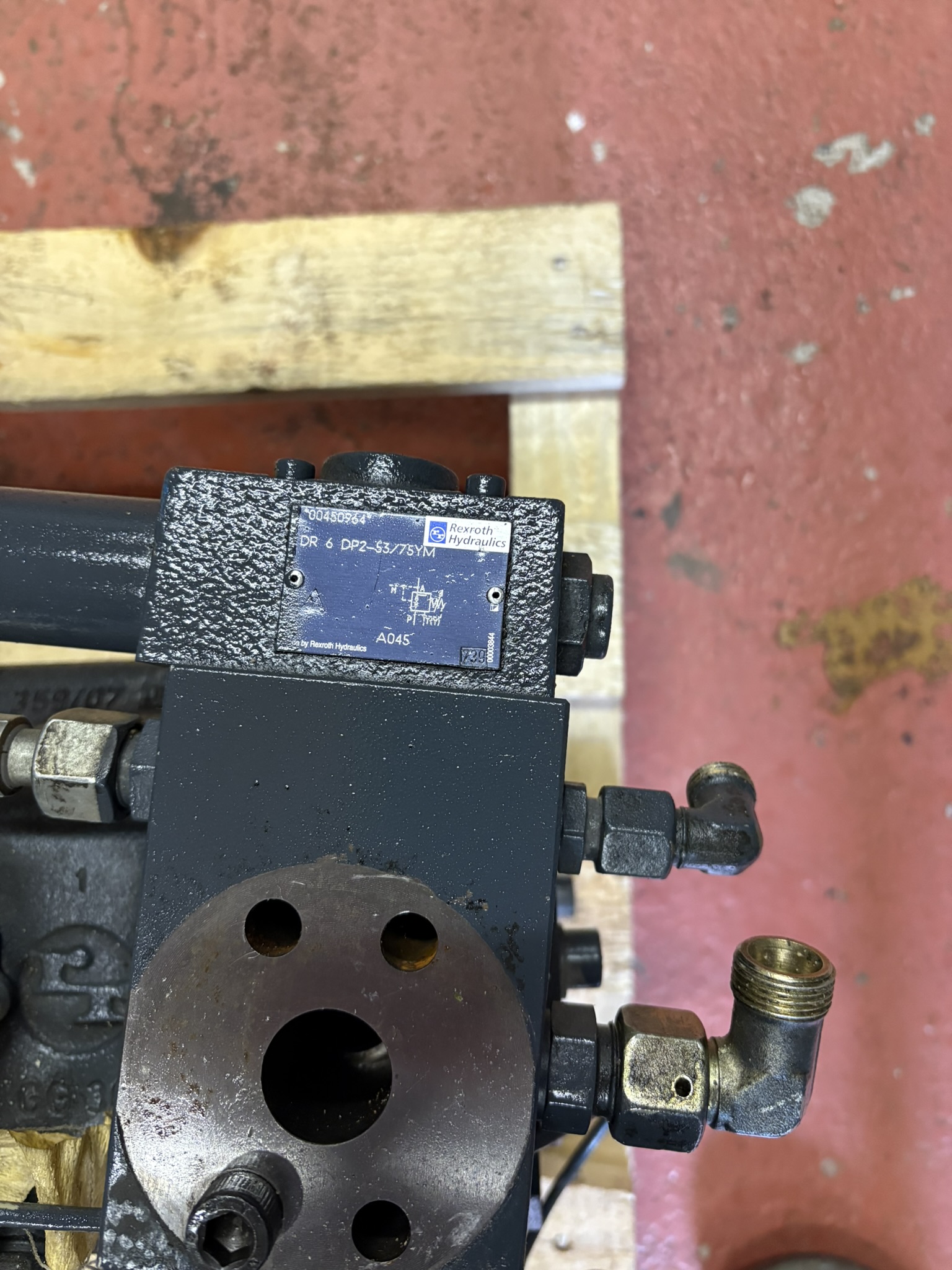 10888265 R900948296 Rexroth SYS2DFEE-11/100-045 / 00948269+00925846 pompencombinatie - Afbeelding 2