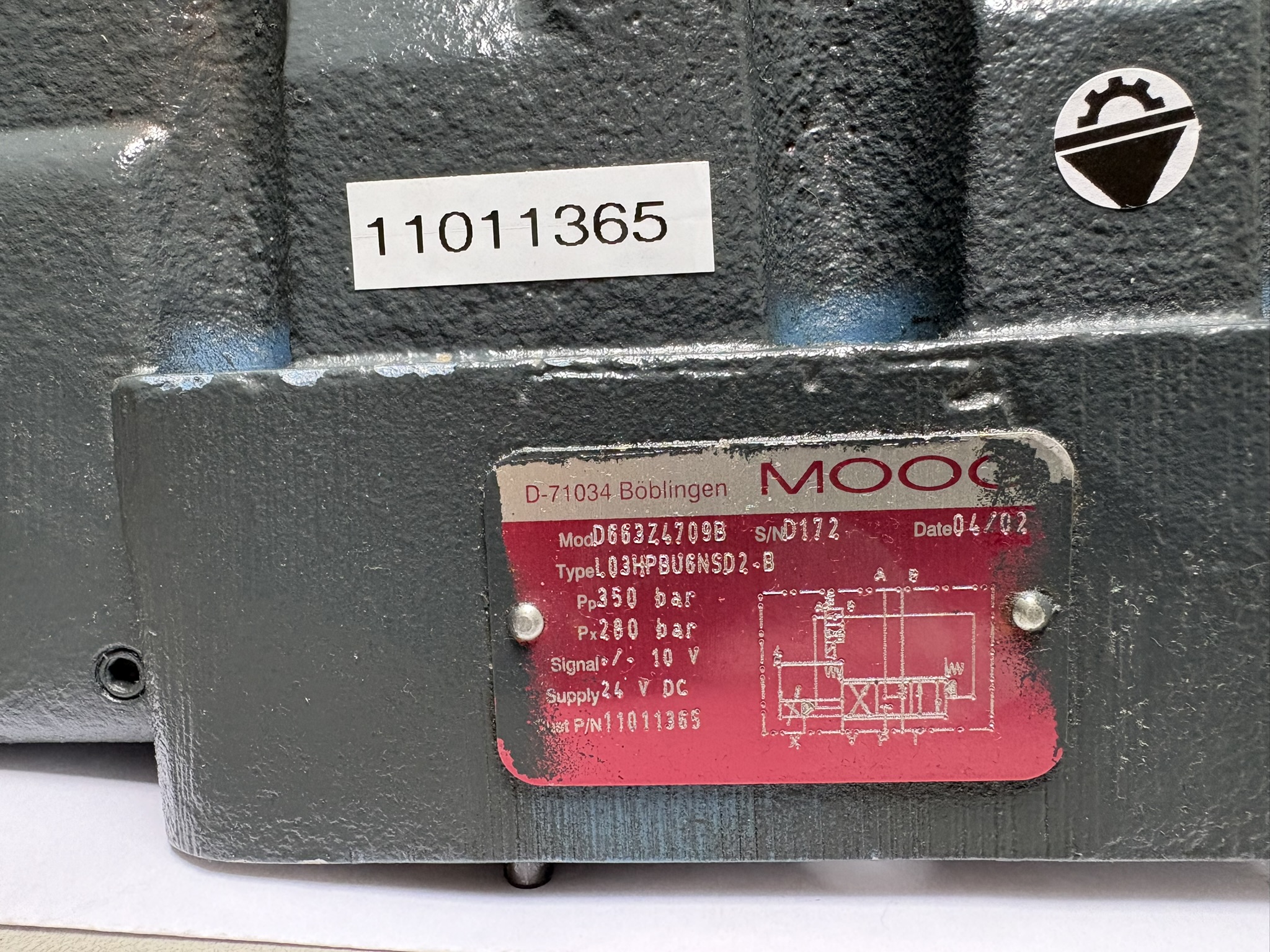 11011365 D663Z4709B MOOG Servovalve L03HPBU6NSD2-B for Demag machine - Image 2