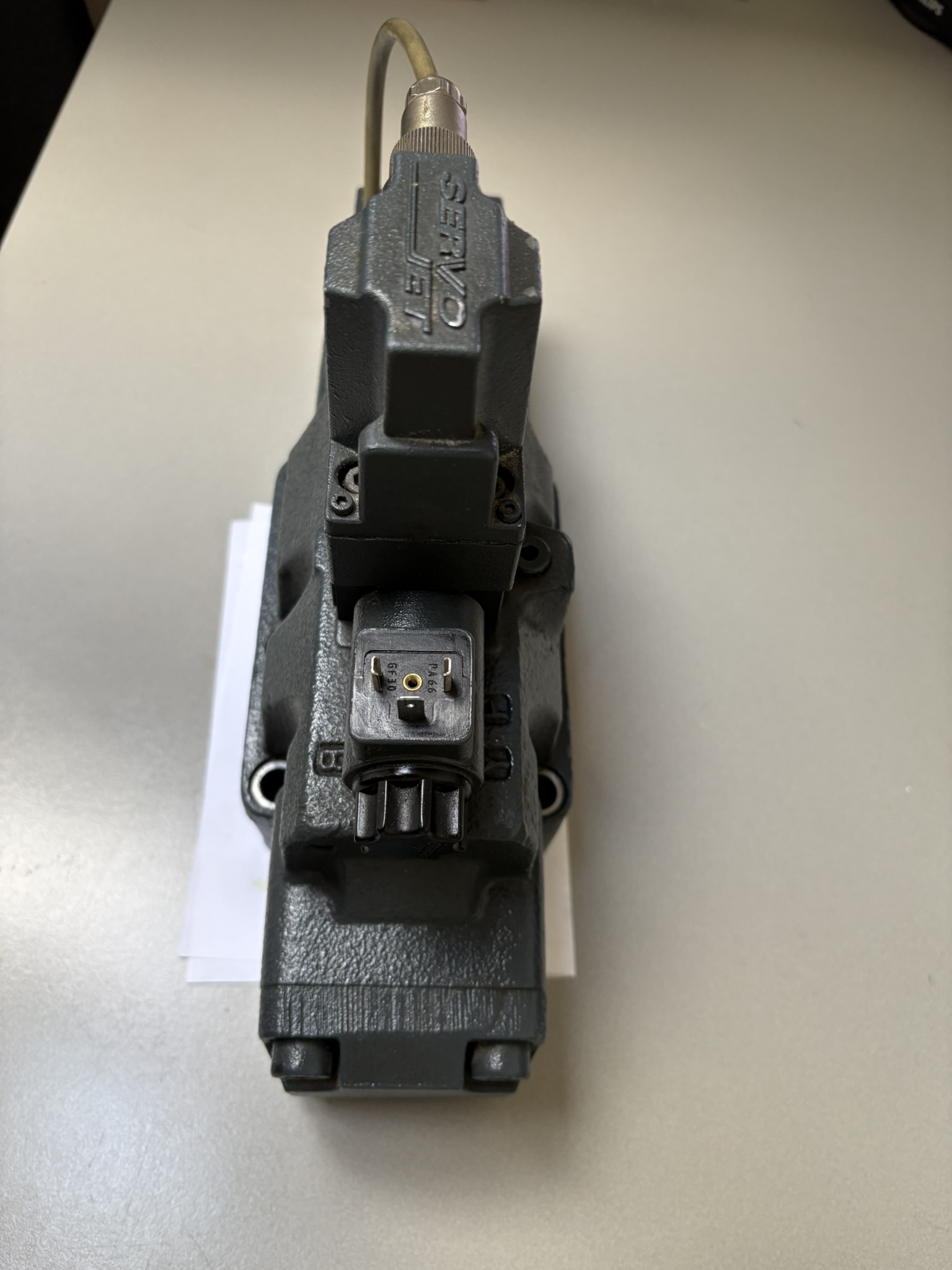 11011365 D663Z4709B MOOG Servovalve L03HPBU6NSD2-B for Demag machine - Image 4
