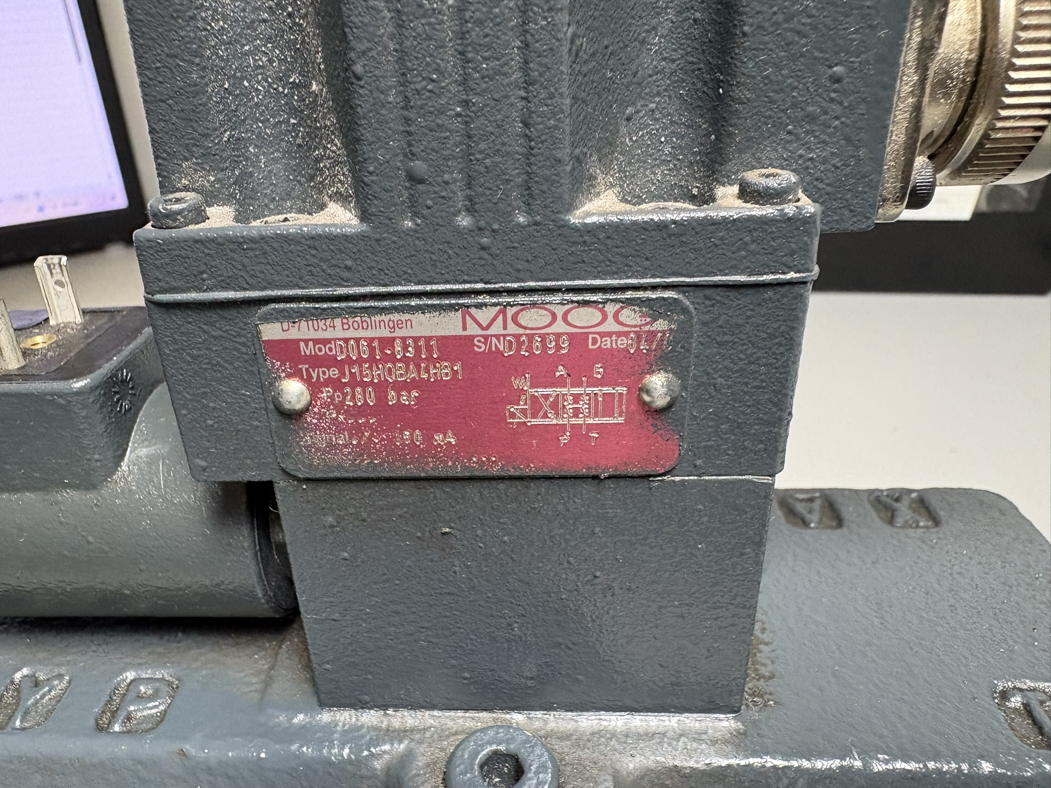 11011365 D663Z4709B MOOG Servovalve L03HPBU6NSD2-B for Demag machine - Image 6