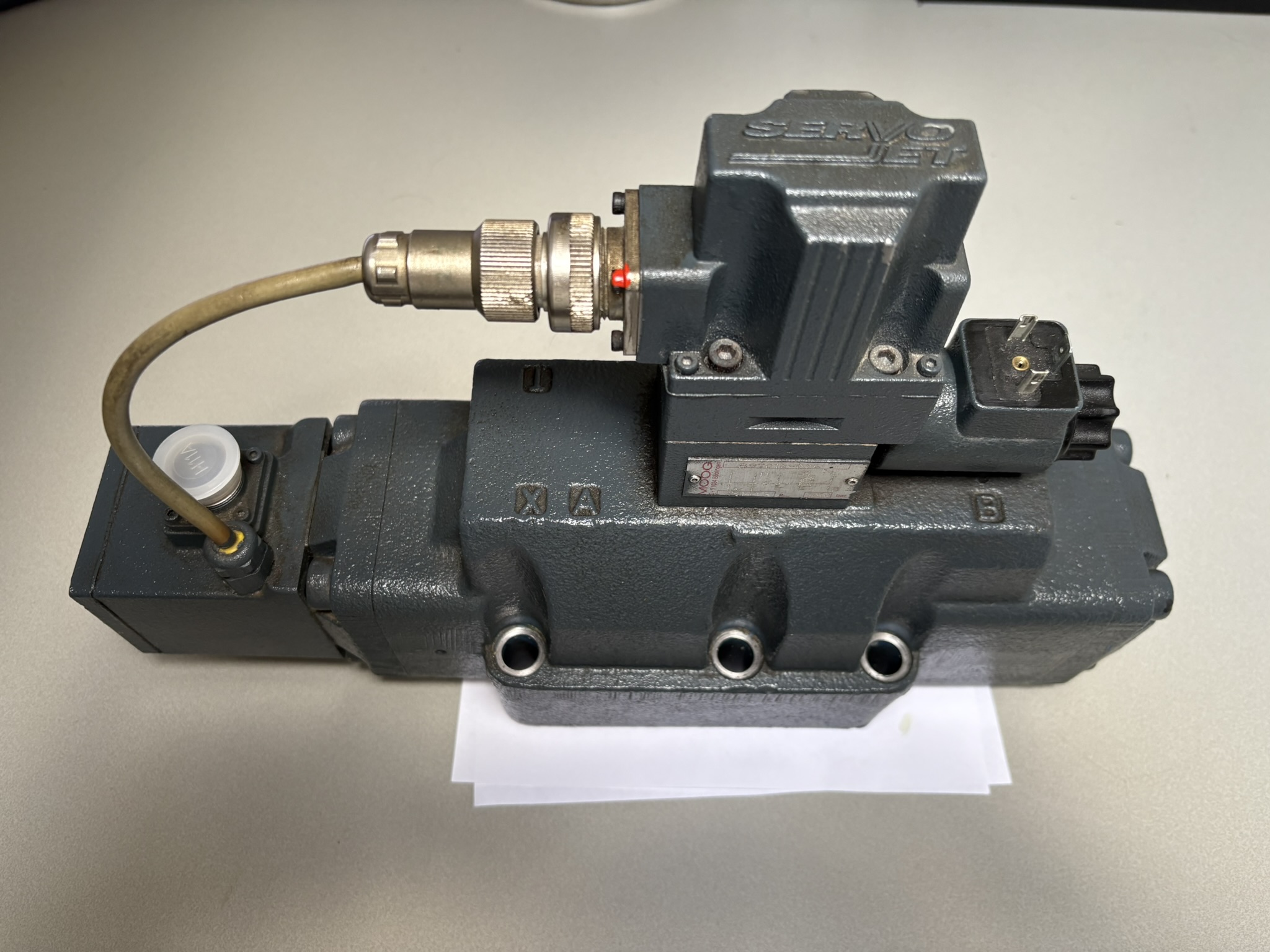 11011365 D663Z4709B MOOG Servovalve L03HPBU6NSD2-B for Demag machine - Image 7